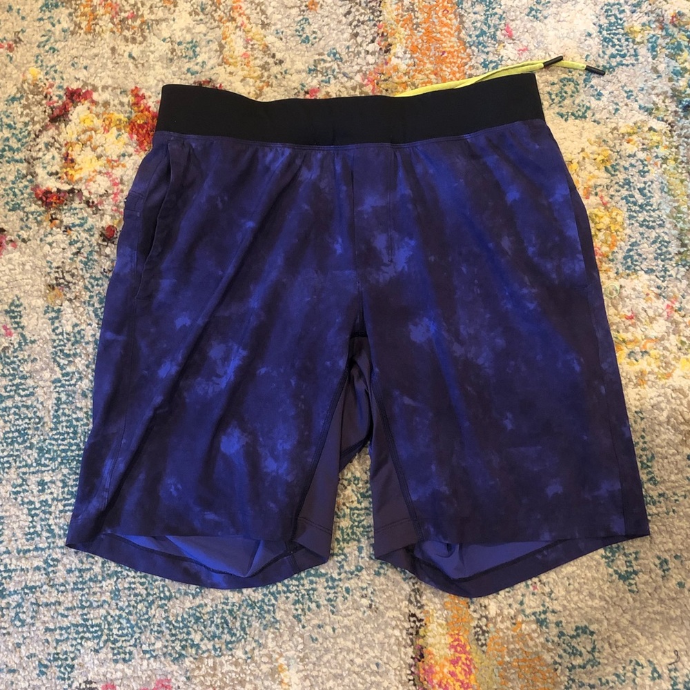 Lululemon purple/black  lined shorts size XL EUC